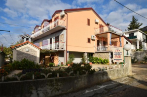 Apartments and rooms with parking space Starigrad, Paklenica - 6594